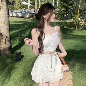 白色泳衣女夏分体仙女范2022新款高级感少女学生小个子吊带泳装