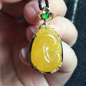 天然a货翡翠吊坠  高冰种满色柠檬黄翡18k金镶玉如意挂件女款成品