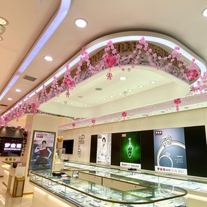 520母亲节金店珠宝店装饰布置创意吊顶挂饰花条春季店铺氛围布置