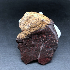 新疆哈密巴里坤天宝石黑金刚红伊丁石铁陨石天然奇石造型小摆件-1