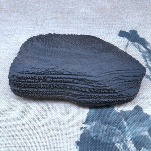 新疆哈密戈壁皱纹纹路泥石天然造型文案雅石观赏奇石精品摆件p1