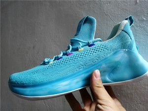 安踏 轻骑兵 kt4汤普森 低帮篮球鞋 轻骑兵3代 轻骑兵4代