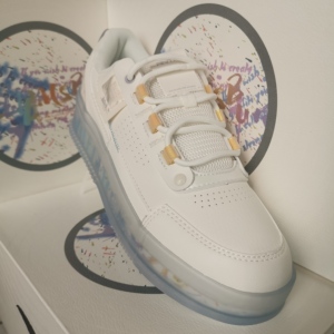 安踏 果冻鞋" stash "透明底百搭运动休闲果冻小白板鞋低帮