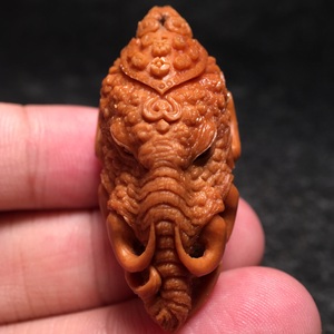 橄榄核雕刻单籽六牙象神 苏工名家纯手工橄榄胡文玩吊坠挂件