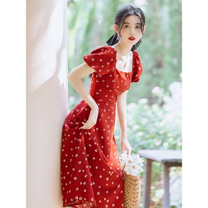 赫本风红色方领连衣裙夏季初恋甜美气质超仙女别致惊艳法式小红裙