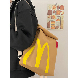 日本代购GP网红麦当劳书包2023新款纸袋背包女大容量学生双肩包包