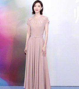 2020新款夏季乘风破浪王丽坤长裙同款棕色百褶连衣裙明星飘逸礼服