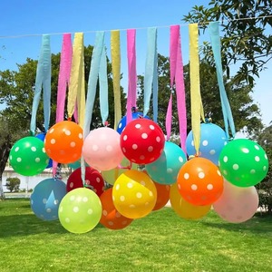 彩色气球装饰户外野餐纸飘带节日场景布置儿童生日派对拍照背景墙