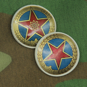 罕见收藏级87式志愿军原子卫星科研技术塑料作训小帽徽人武无八一