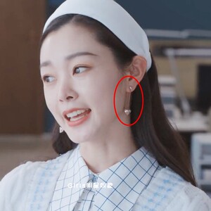 爱的理想生活戴希希宋轶同款耳环耳钉时尚防过敏小巧爱心吊坠新款