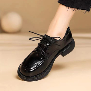 黑色小皮鞋女英伦风2024春秋真皮系带休闲单鞋亮皮低跟女鞋乐福鞋