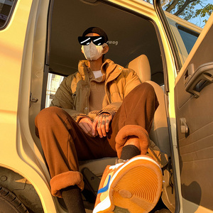 羊羔毛牛仔裤男宽松直筒棕色小脚裤搭配马丁靴的裤子高街ins潮牌