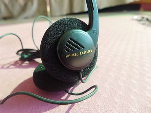 爱华 hp-m38经典精品中古小头戴耳机 人声甜美细腻 非常好听