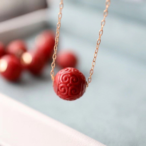 天然南红圆珠吊坠项链本命年红色项坠中国风回纹珠精致纯银锁骨链