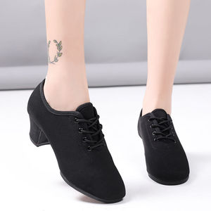 拉丁舞鞋女成人广场舞舞蹈鞋中跟软底牛津布教师鞋夏天摩登跳舞鞋