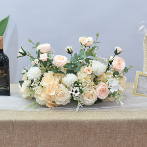 台花装饰摆设餐厅桌面