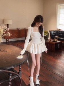 IN MIMIFACE 2023吊带芭蕾蓬蓬短裙收腰显瘦无袖背心白色连衣裙女