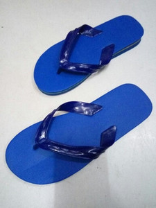 经典老款蓝色双鹅人字拖鞋轻便凉快浴室用怀旧记忆中的凉拖鞋