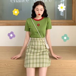 抹茶绿色格子半身裙