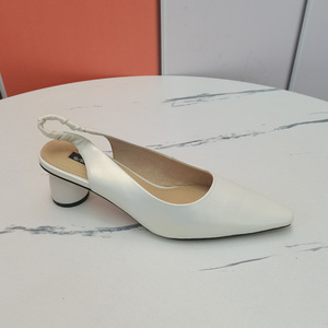 《抖神严选》回馈粉丝  时尚珠光羊皮包头凉鞋703008