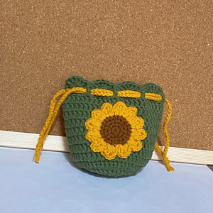 成品纯手工毛线钩针编织向日葵绿色小束口袋零钱包耳机收纳可定制