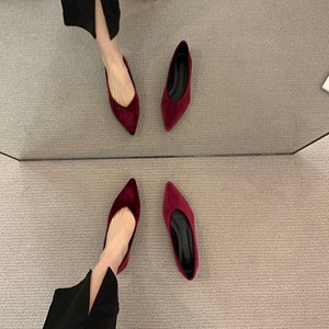 潮流韩版网红绒面平底单鞋女夏新款舒适软底气质红色伴娘尖头瓢鞋