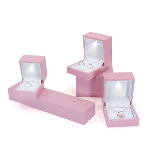 粉色烤漆创意戒指盒 高档精品钻戒盒对戒盒子项链盒手镯盒耳钉盒