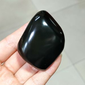 106克和田玉黑青玉籽料原石 黑羊脂超一细细润收藏级玩料籽结缘