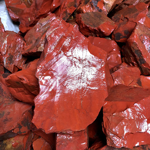 天然红碧玉摆件原石鸡血石奇石红色玉石矿物观赏石招财风水石原料