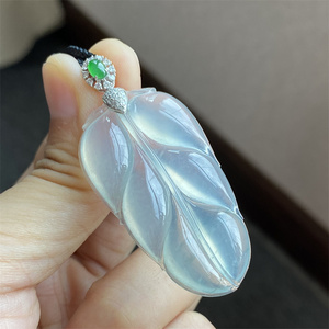 18k金镶叶子吊坠