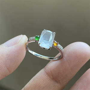 翡翠马鞍女款镶嵌戒指