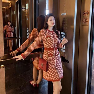 针织连衣裙女装秋冬参加婚礼穿搭圣诞订婚宴过年回门喜庆年轻时尚