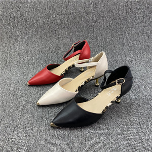 夏季新款特价清仓真皮女鞋中细跟时尚尖头包头一直扣带洋气女凉鞋