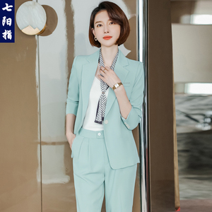 2022年春季新款小个子职业ol西装女别致浅色两件套装珠宝店工作服