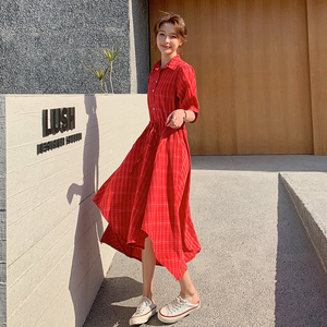 红色格子连衣裙女夏季2024新款法式温柔风气质收腰不规则衬衫裙子