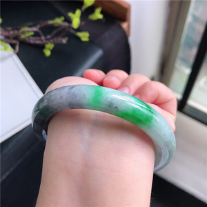 7月新品 鸿玉翡翠57圈口冰糯种乌鸡飘阳绿圆条手镯女款 2c10704