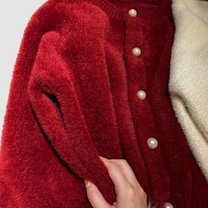 今年流行漂亮毛衣女2024新款外穿圆领珍珠针织冬天小香风外套高级