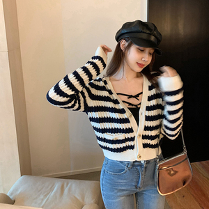 黑白条纹针织小开衫女春秋季新款外搭配吊带裙高腰百搭毛衣短外套