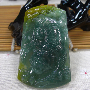 天然翡翠蓝水磨砂霸气老虎牌吊坠 a货玉石下山虎生意兴隆男款玉佩