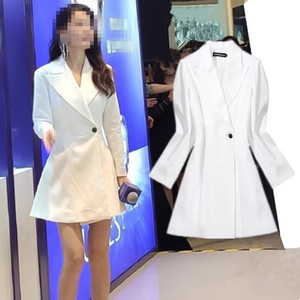 李沁同款高级感白色西装连衣裙女收腰长袖设计感气质职业小白裙秋