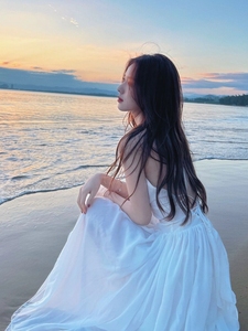 三亚海边拍照衣服超仙泰国旅游穿搭海岛度假泰式小吊带沙滩连衣裙
