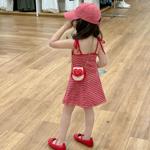女童吊带连衣裙夏季2024新款洋气韩系儿童红色格子裙子女宝宝夏装