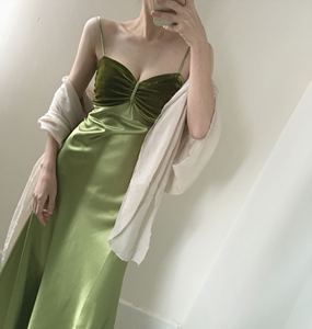 特价回馈 2018新款女装丝绒拼接晚礼式名媛吊带裙草绿色绸缎长裙