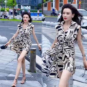 抖音网红爆款设计感时尚连衣裙女2023年夏季新款韩版显瘦系带裙子