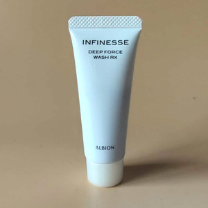 澳尔滨优活洗面奶