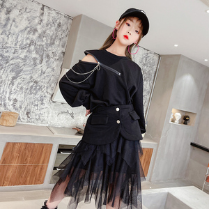 卫衣黑纱裙套装