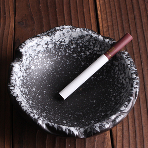 日式时尚烟灰缸陶瓷创意黑色个性潮流家用客厅烟缸小灭烟头烟头缸