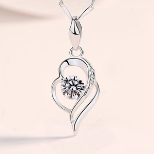 周大生铂金pt950锁骨项链18k白金项链女款心形镶钻石吊坠女友礼物