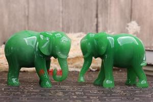 绿玉大象摆件一对仿铜象招客厅玄关财位吸水象桌面大象工艺品树脂
