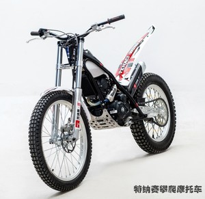 特纳赛攀爬摩托车tw200水冷定制黑色